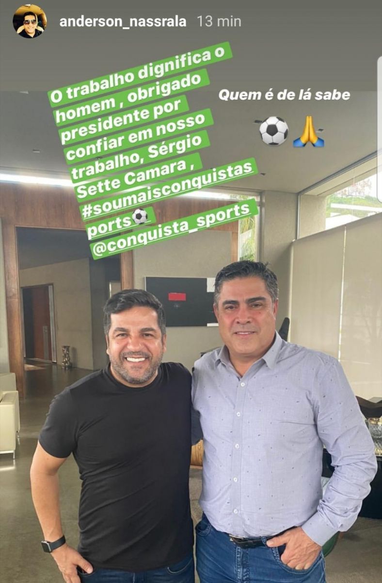 Empresário Anderson Nassrala comemora contratação de Sampaoli pelo Galo, ao lado do presidente Sette Câmara — Foto: Reprodução/Atlético