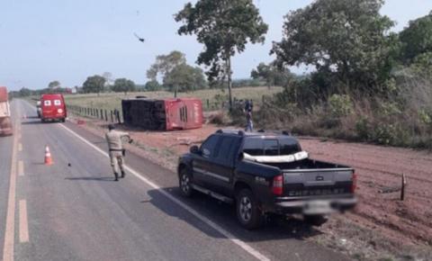 ACIDENTE Ônibus tomba e casal morre em estrada do Pará 